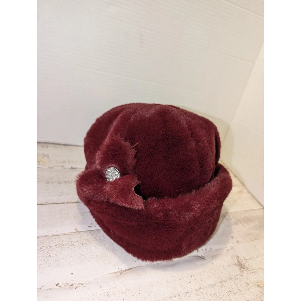 Faux Fur Wine Red Hat With Rhinestone Button